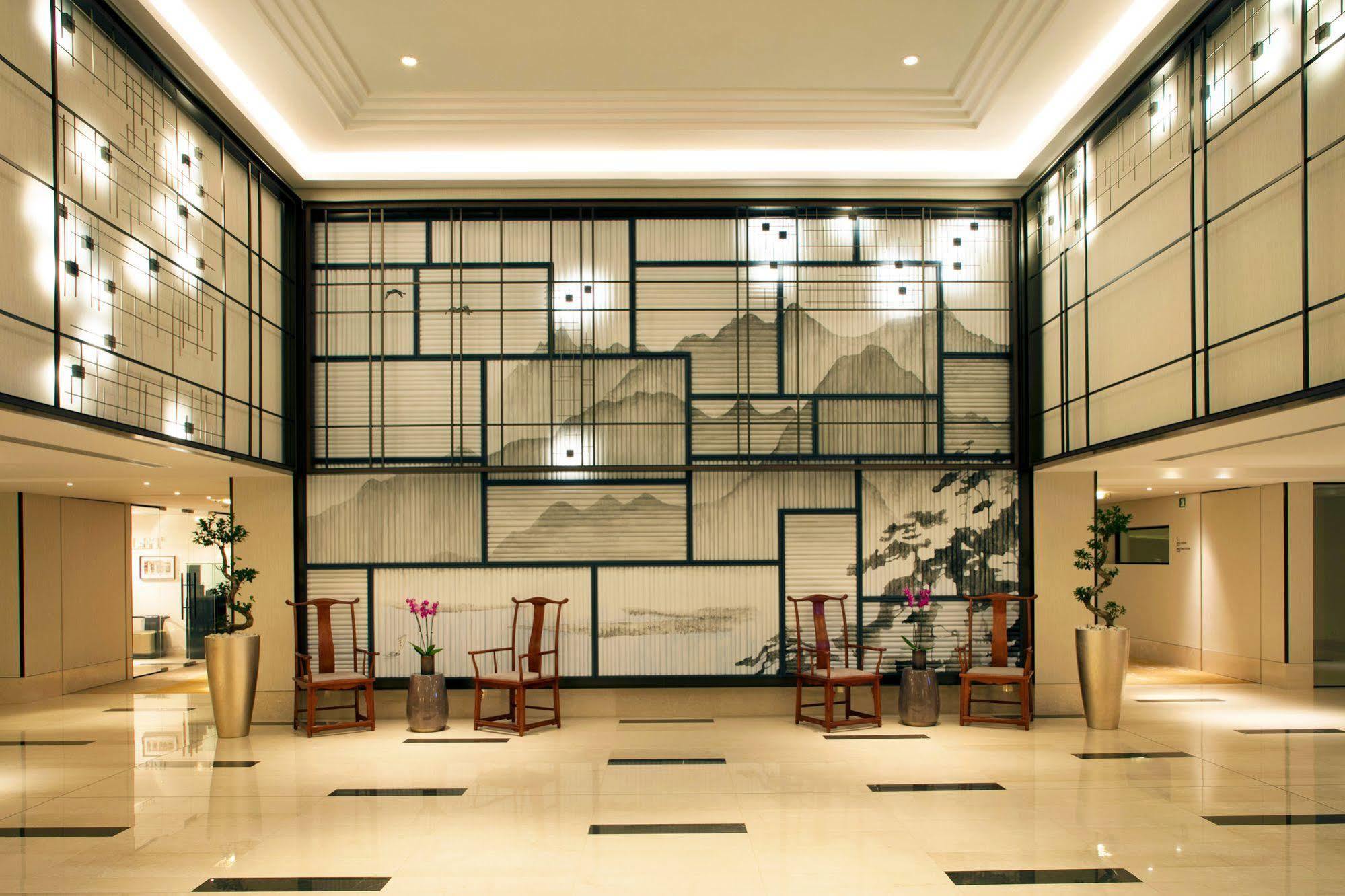 Tangla Hotel Brussels Kraainem Exterior foto Lobby